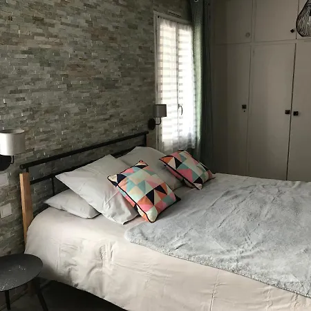 Au Domaine De L'etang - Chambres Chez L'habitant Bed & Breakfast *