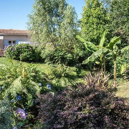 Au Domaine De L'etang - Chambres Chez L'habitant Bed & Breakfast Garrosse