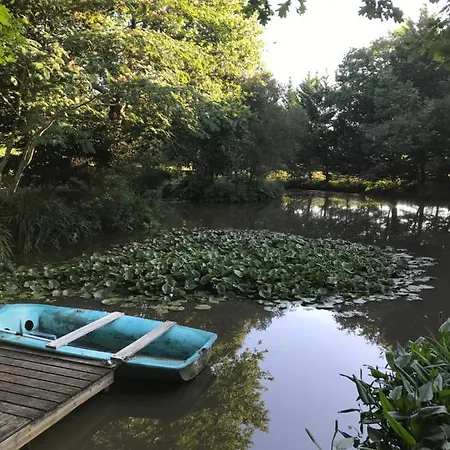 Au Domaine De L'etang - Chambres Chez L'habitant * Garrosse